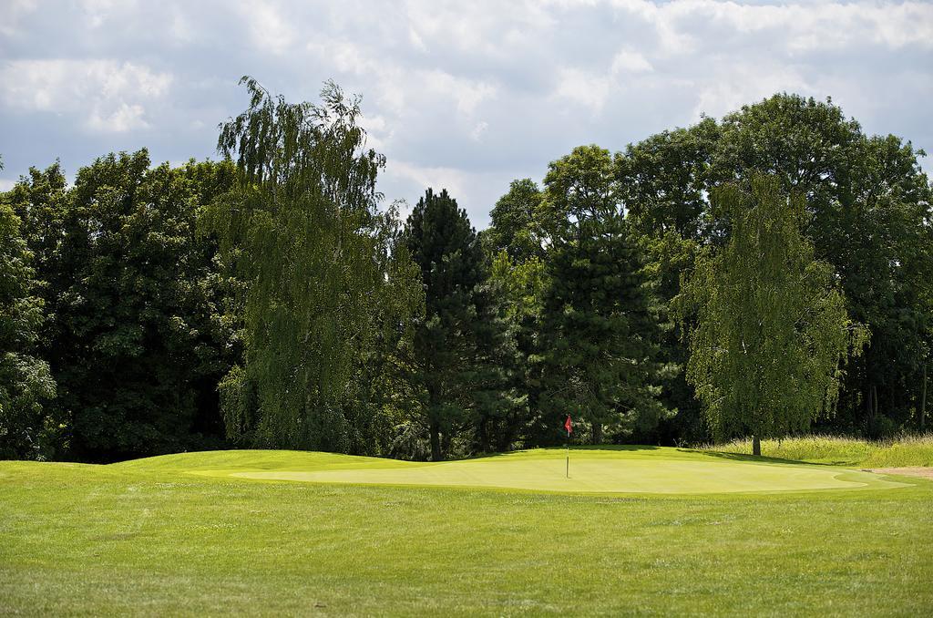 Golf Hotel De Mont Griffon Luzarches Kültér fotó